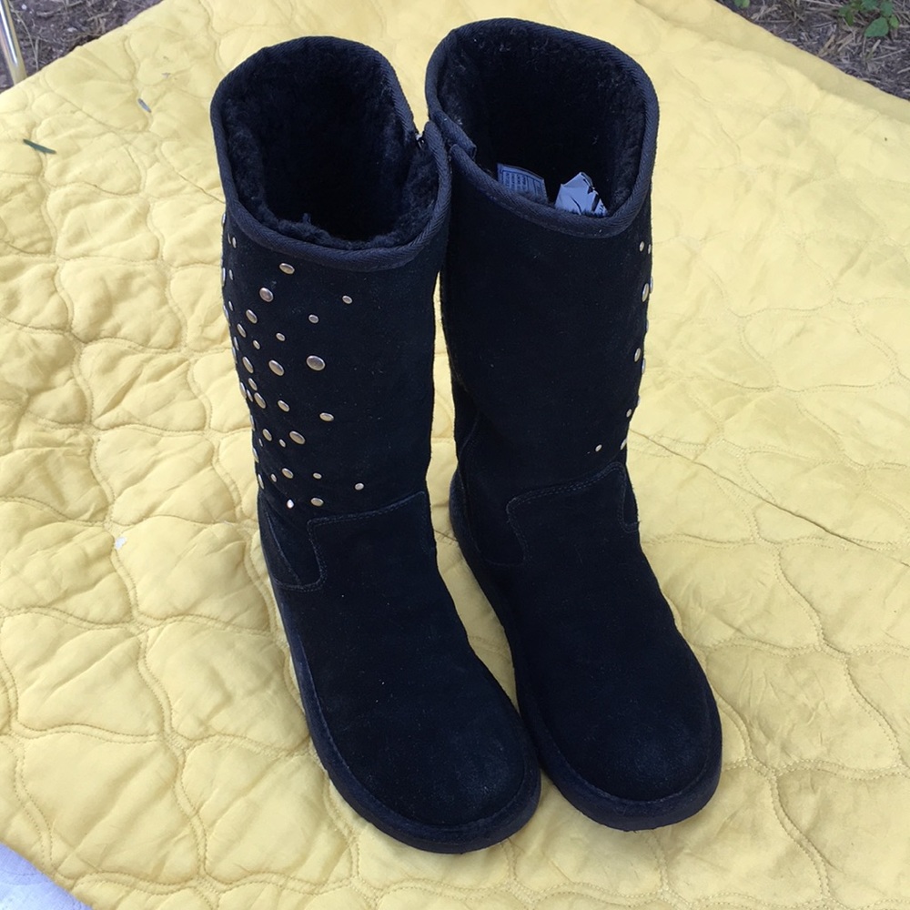UGG AUSTRALIA